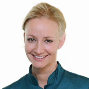 Dr. Bettina Poll Spezialistin für Implantologie & Oralchirurgie